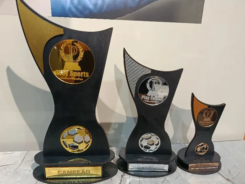 Kit com 3 troféus Superliga personalizados — 40, 30 e 20 cm